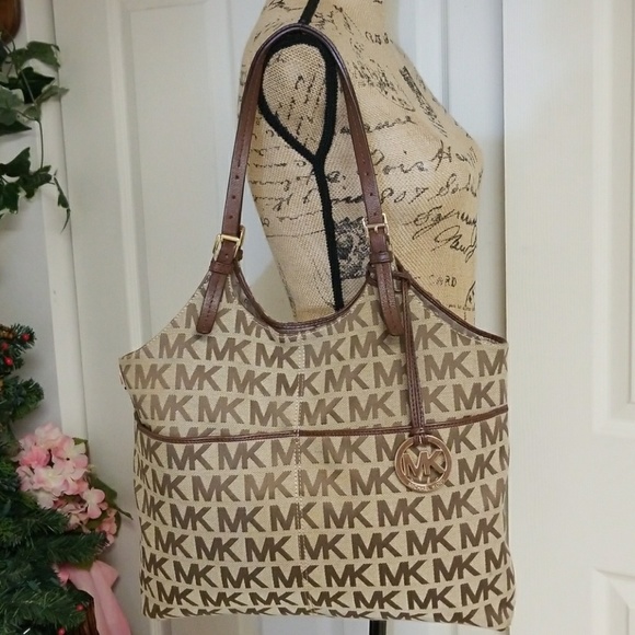 Michael Kors Handbags - Michael Kors Bag